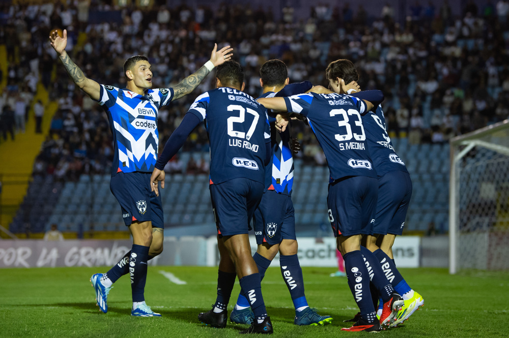 Monterrey explotó en el segundo tiempo para derrotar a Comunicaciones
