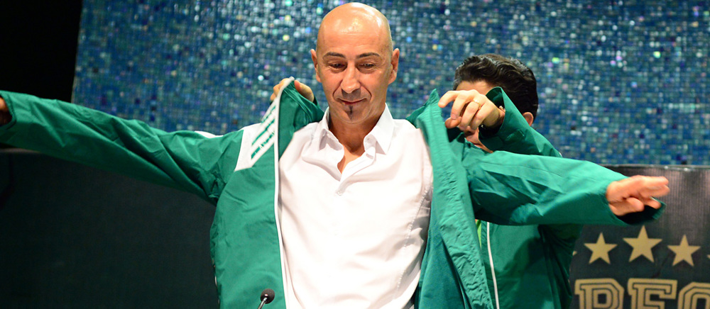 Santos presents Ayestaran as head coach