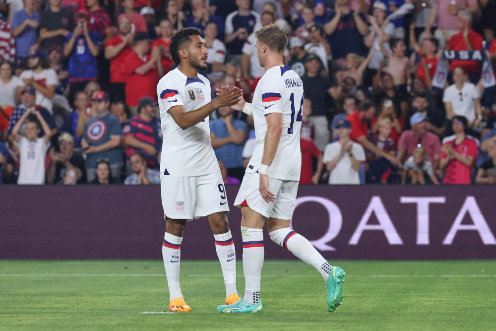 Ferreira, Mihailovic lideran triunfo contra San Cristóbal y Nieves