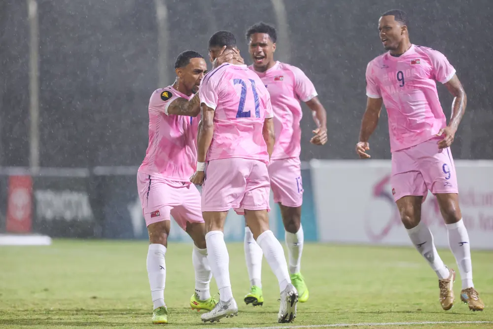 Bermudas y Granada fortalecen sus aspiraciones mundialistas