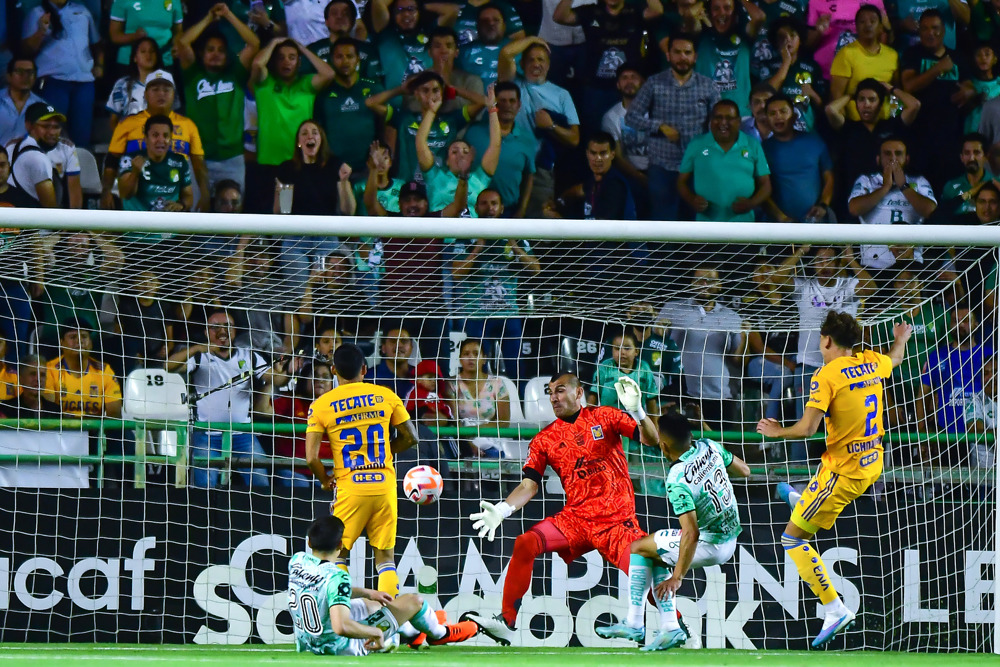 Frias’ late goal lifts Club Leon over Tigres and into Final