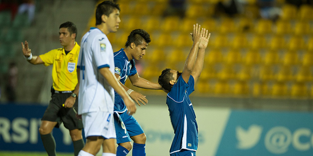 El Salvador recovers late, draws with Honduras