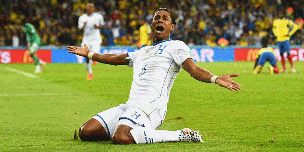 Los compañeros de equipo salen del regreso de Costly en Honduras