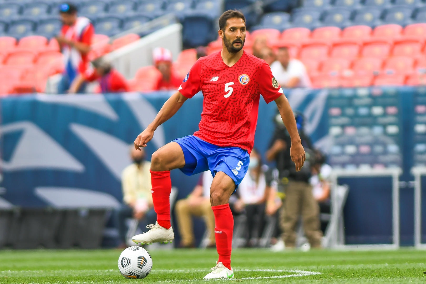Borges y Cruz fortalecen el mediocampo de Costa Rica