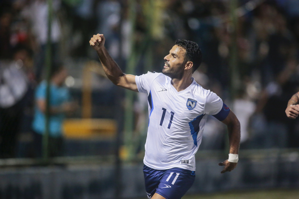 Nicaragua retoma el primer lugar con ayuda del doblete de Moreno