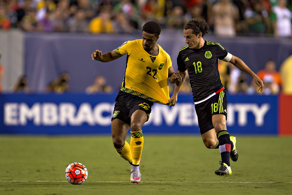 2015 Gold Cup Final: Mexico attack breaks out to beat Jamaica