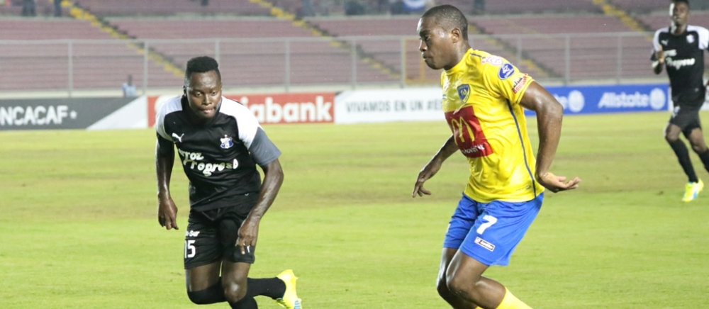 Oscar Villarreal jugará cedido en el Tauro FC