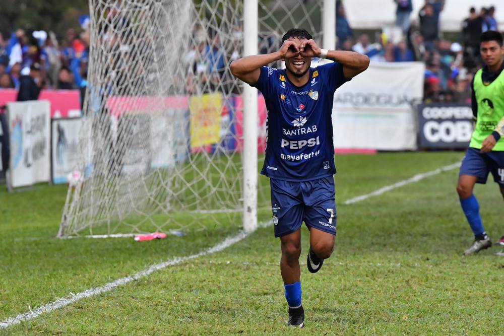 Cobán Imperial toma ventaja en la final de la Liga Nacional de Guatemala