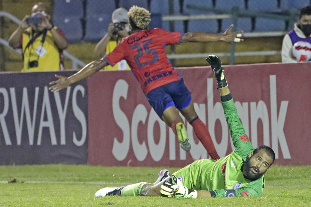 Municipal rally in second half to earn draw with Olimpia