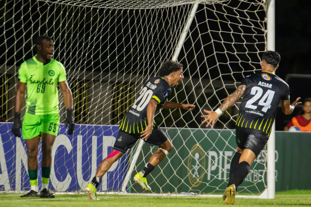 Moca FC logró una remontada contra Grenades en la Copa del Caribe