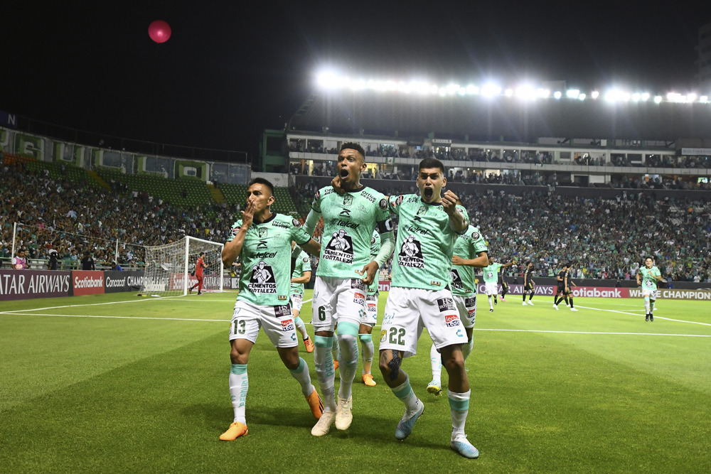 Tesillo y Mena anotaron para darle al Club León una ventaja sobre LAFC