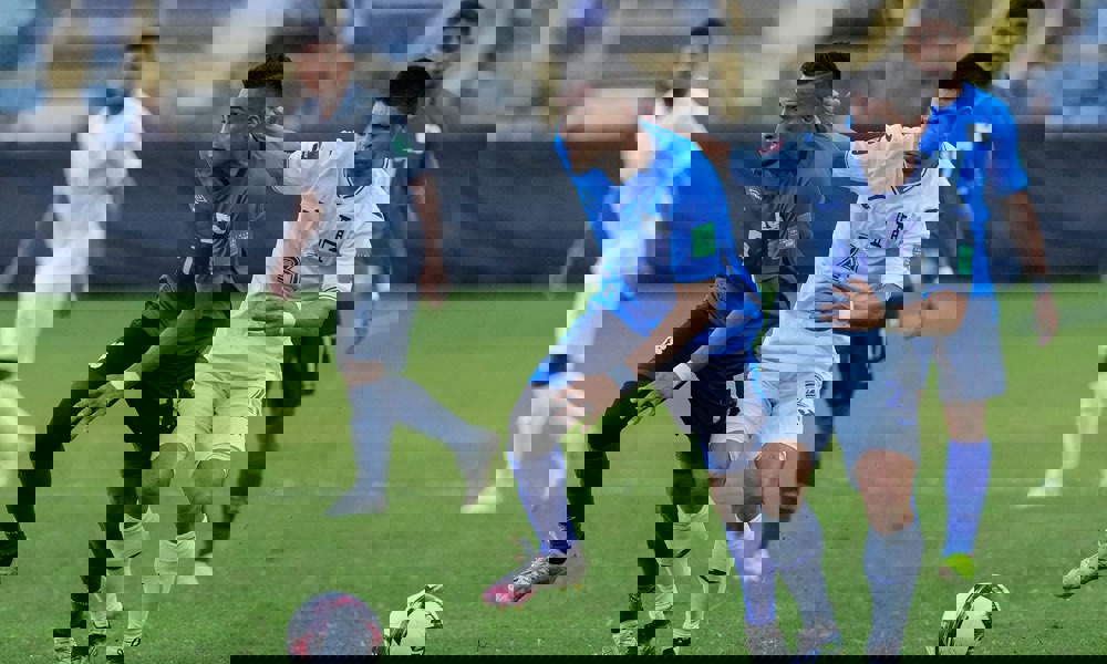 Defenses hold firm as El Salvador and Honduras split points