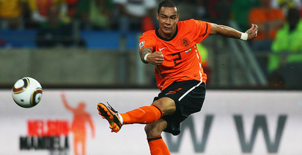 Toronto FC firmó al defensa holandés Gregory van der Wiel