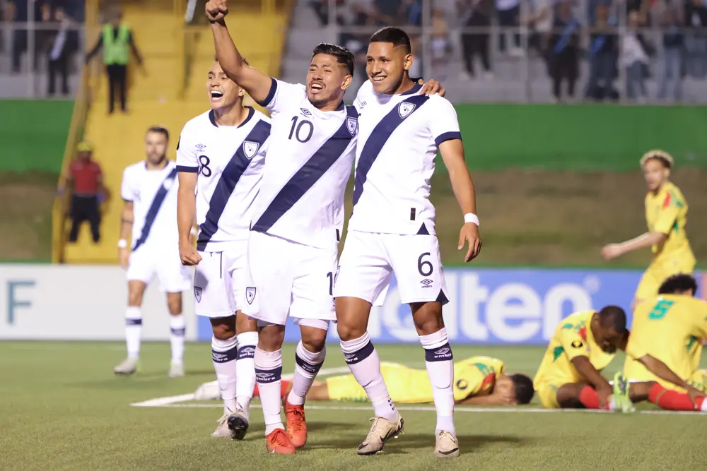 El primer lugar en juego en los Grupos E y F