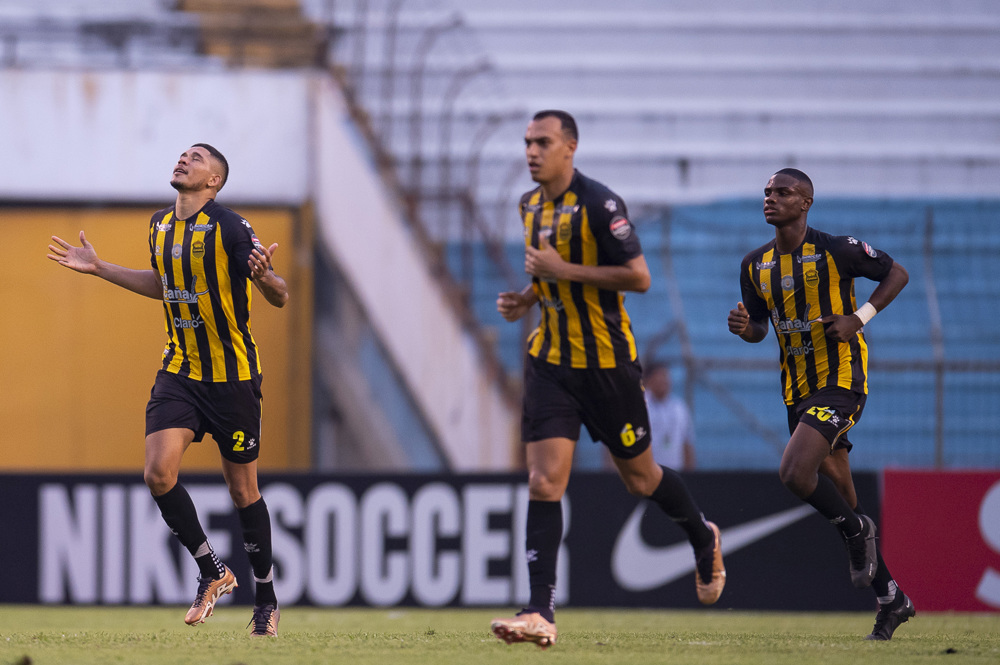 Vancouver advance despite Real Espana win via Montes brace