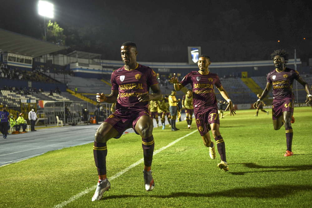 Colorado-Comunicaciones en el filo de la navaja 