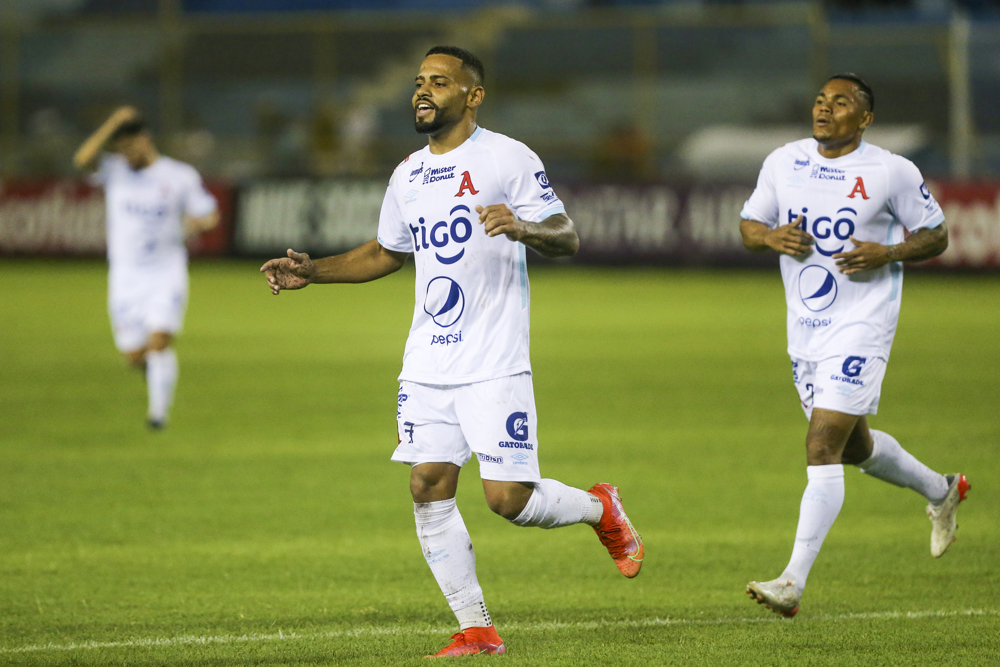 Alianza heat up scoring boots in triumph over Verdes
