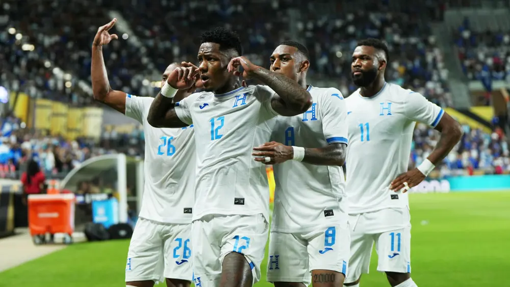 Ramírez selló el triunfo de Honduras sobre El Salvador
