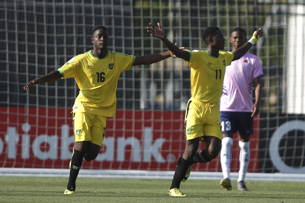 El Salvador y Jamaica de pronóstico reservado