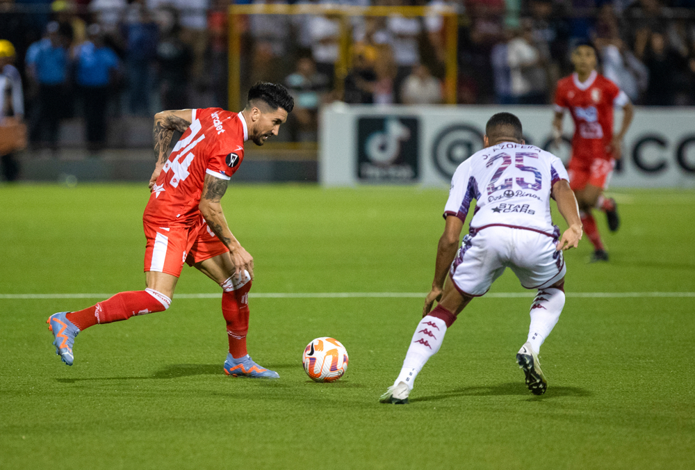 Con gol de Hernández Real Estelí superó al Saprissa
