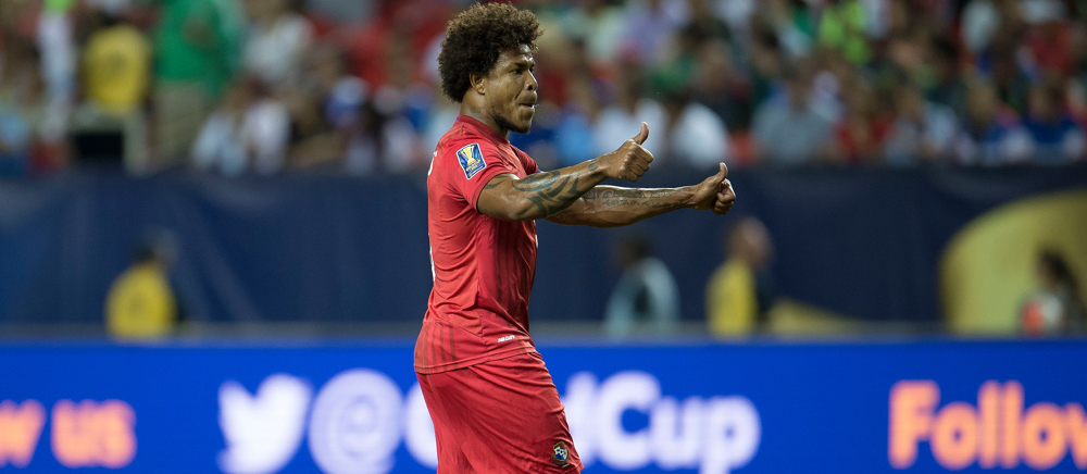Descartada lesión del panameño Román Torres