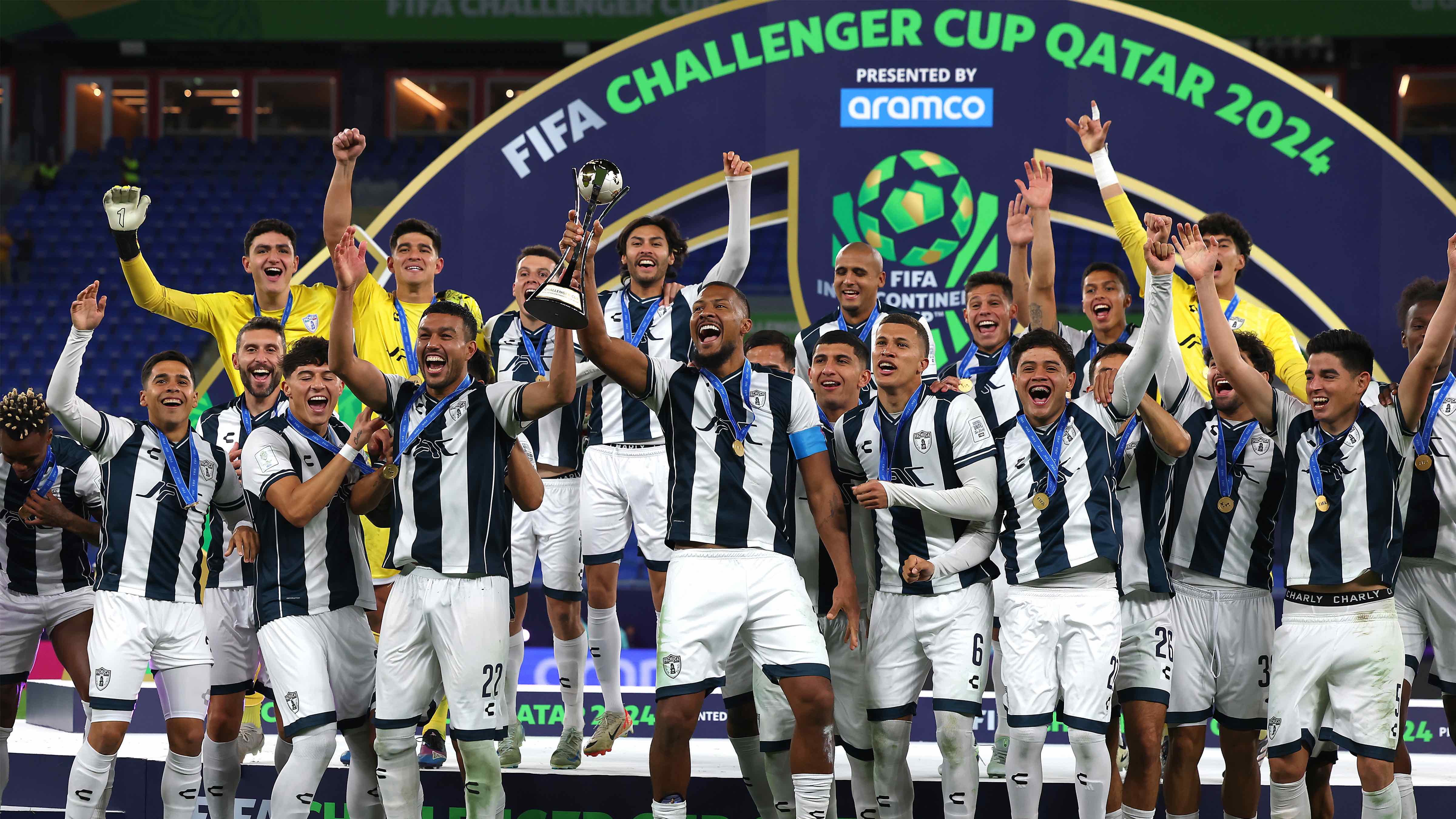 1,238 Paulinho Guangzhou Stock Photos, High-Res Pictures