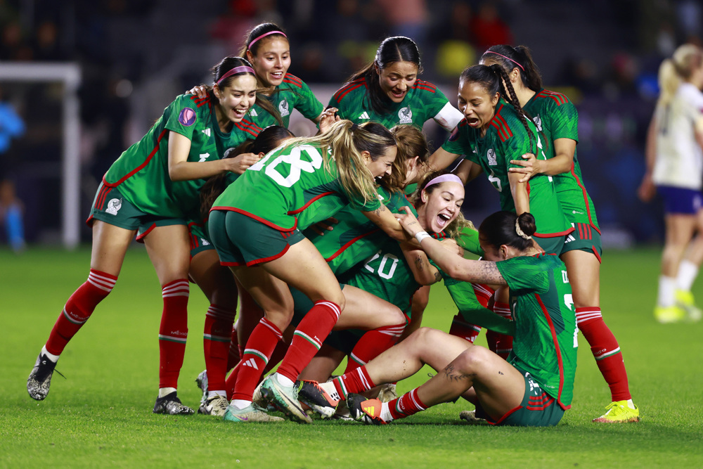Ovalle, Pelayo strike for historic Mexico triumph vs. USA
