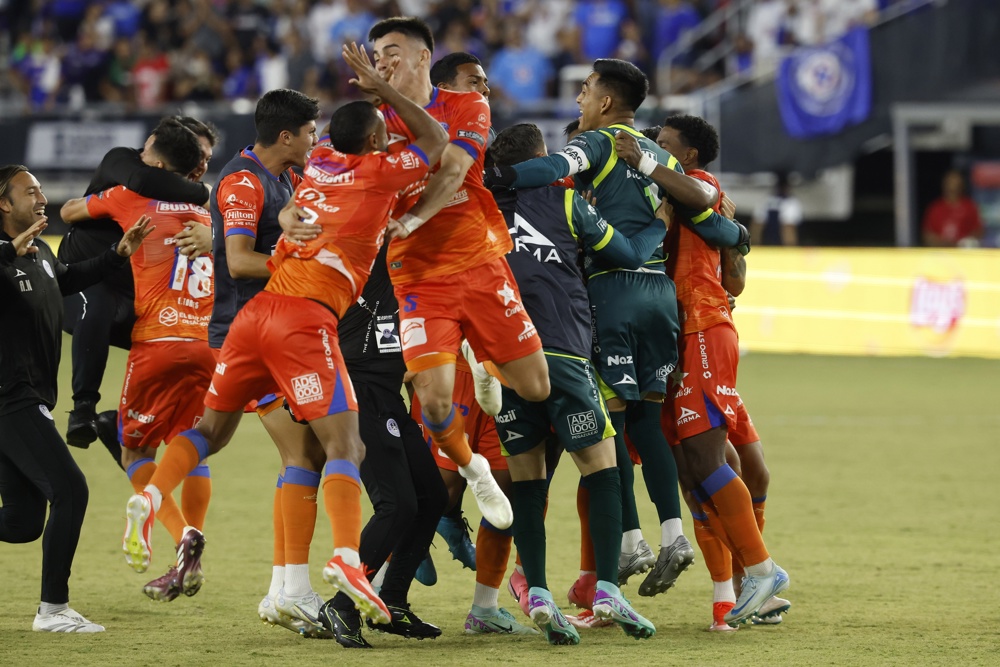 Club América, Mazatlán wave flag for Liga MX in Leagues Cup