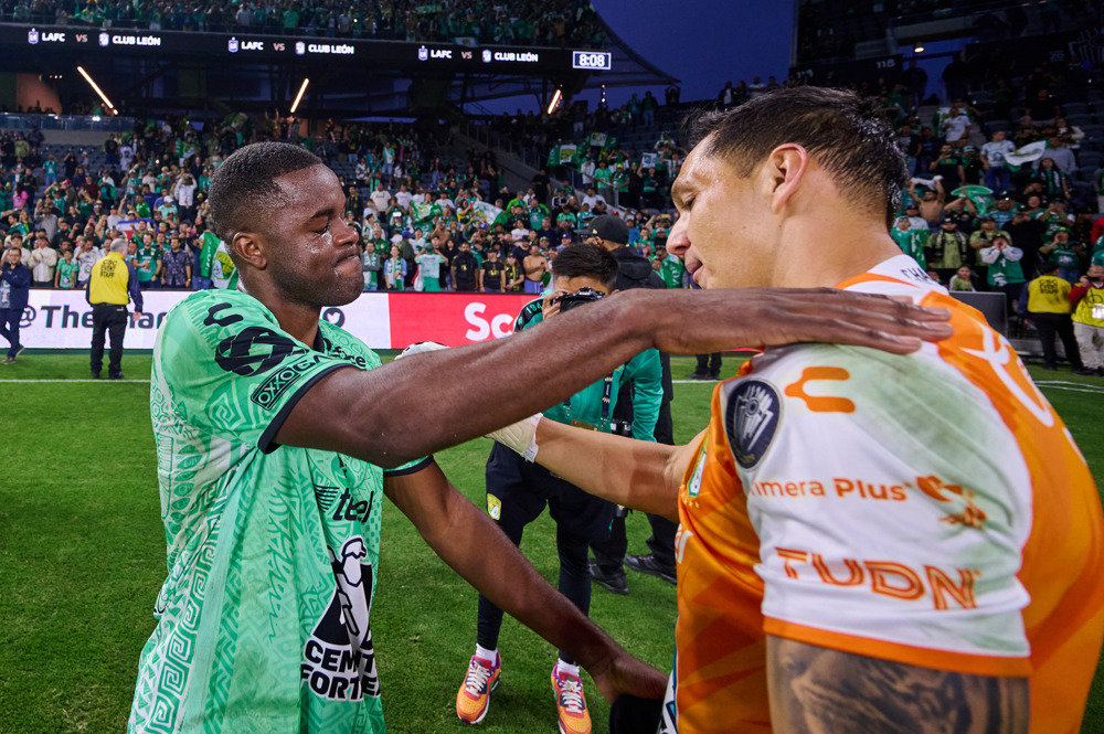 Cota, Campbell revel in Club Leon’s SCCL title