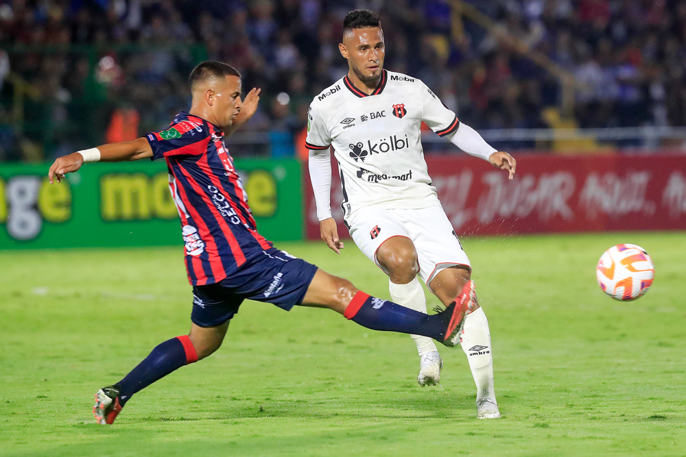 Alajuelense recibe a Cartaginés para definir el pase a semifinales 