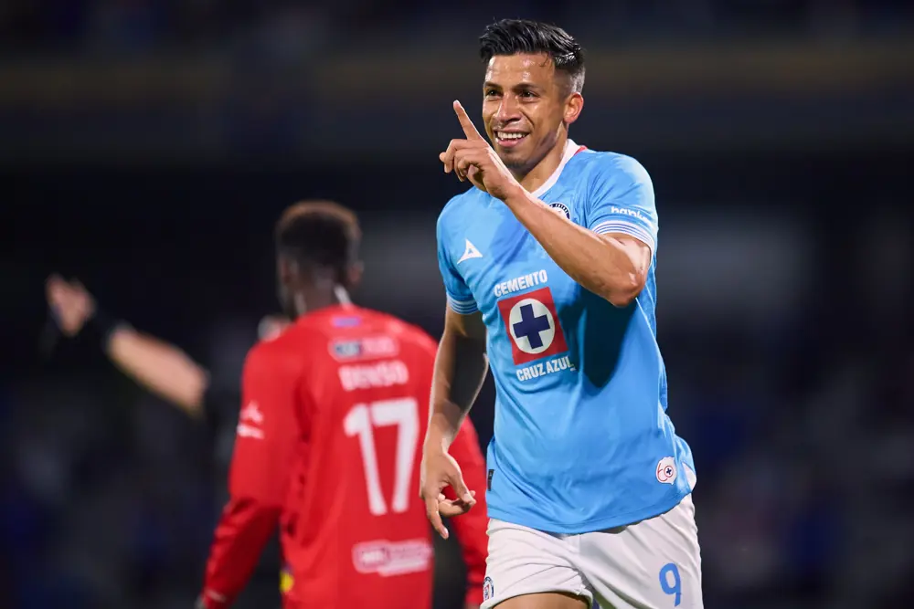 Sepúlveda guió a Cruz Azul a octavos de final de la Copa de Campeones