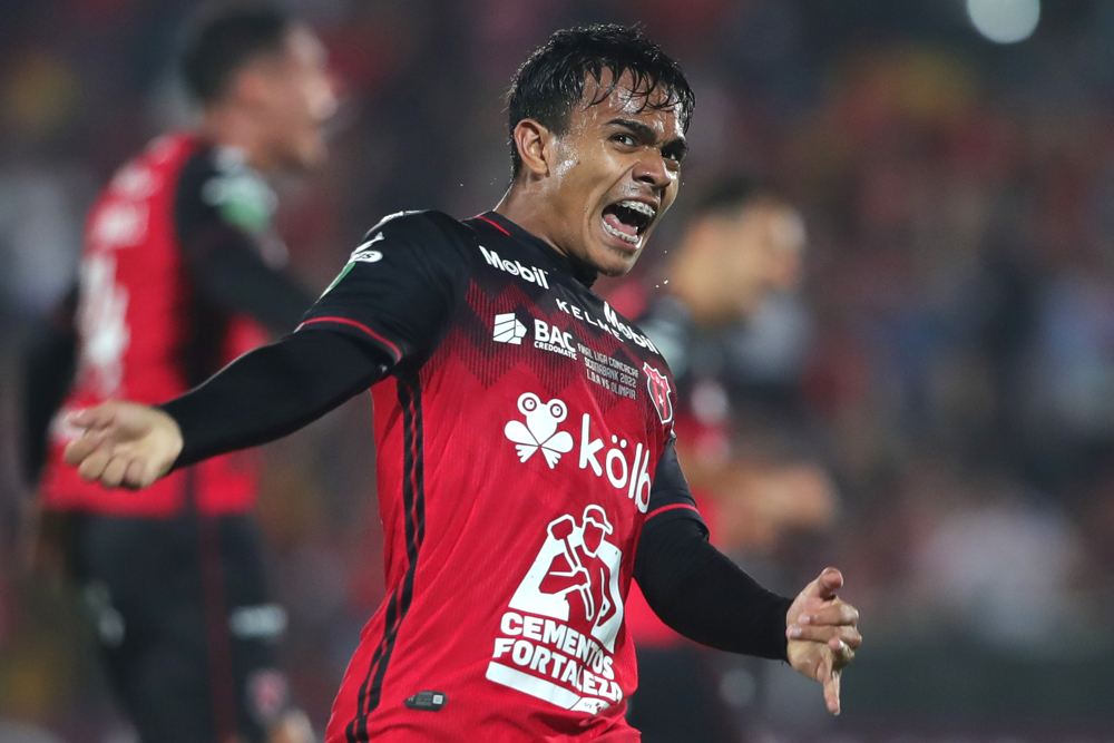 Alajuelense’s Suarez wins 2022 SCL Youth Revelation Award 