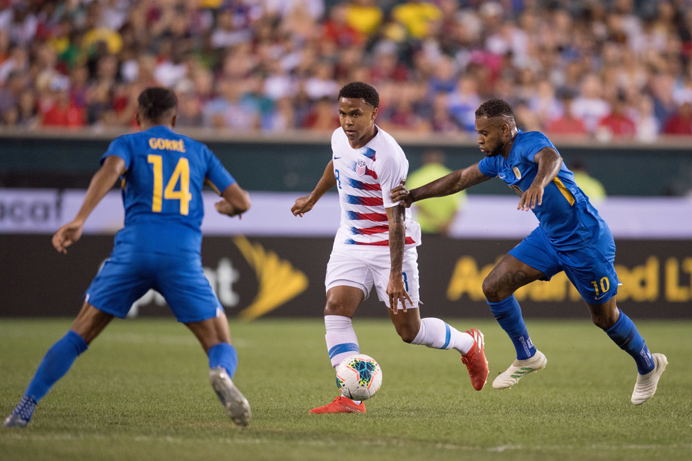 Estados Unidos derrota a Curazao con cabezazo de McKennie para alcanzar las semifinales