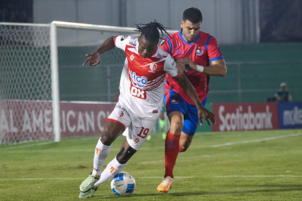 Gol tardío de Medina da empate de visita al Real Estelí contra Municipal en la Copa Centroamericana