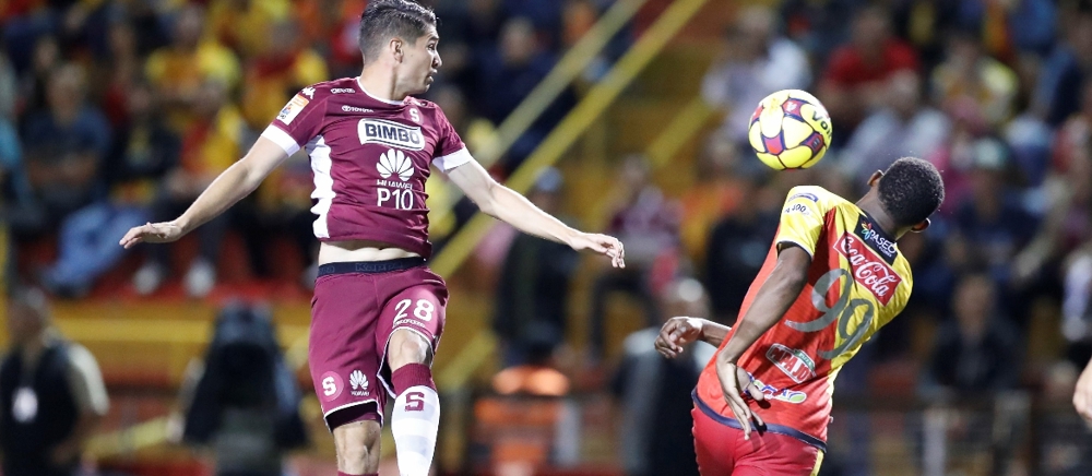 Valiosos triunfos para Saprissa y Limón en la Cuadrangular costarricense