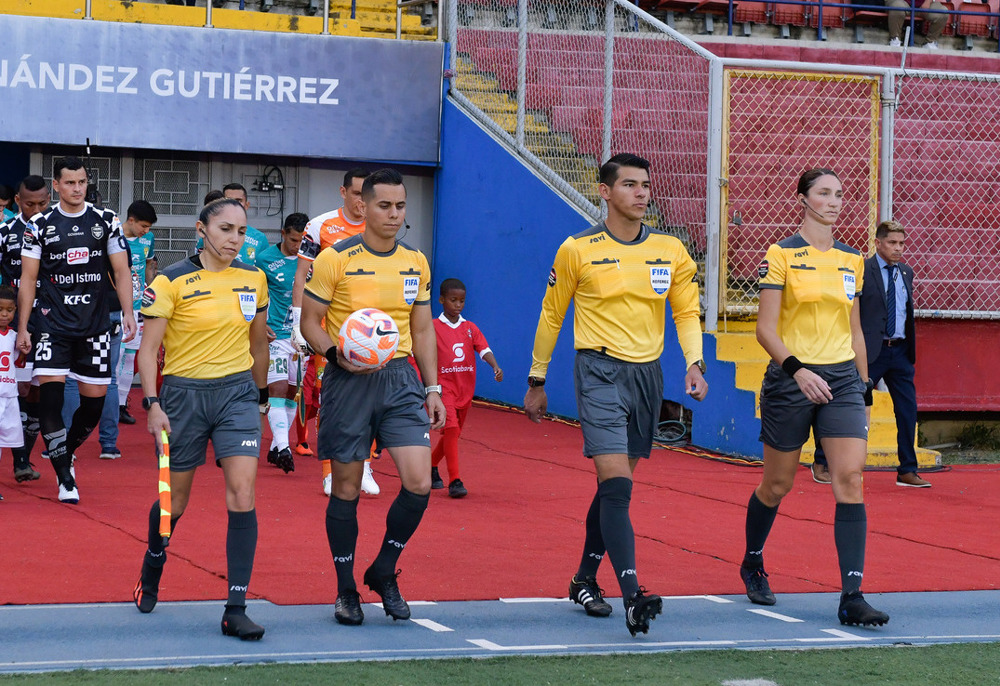 Women referees set record in SCCL R16 matches