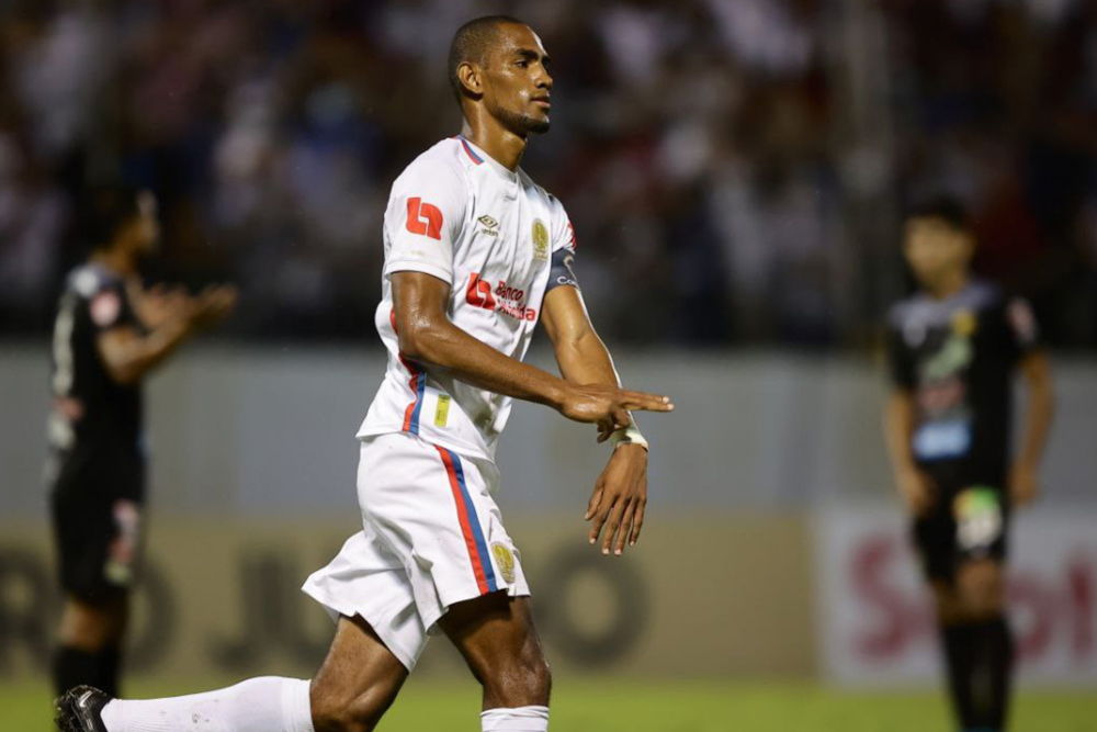 Second half comeback pushes Olimpia past Diriangen