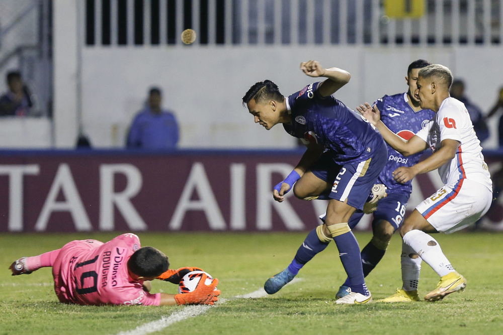 La serie quedó abierta entre Motagua y Olimpia al empatar en la ida
