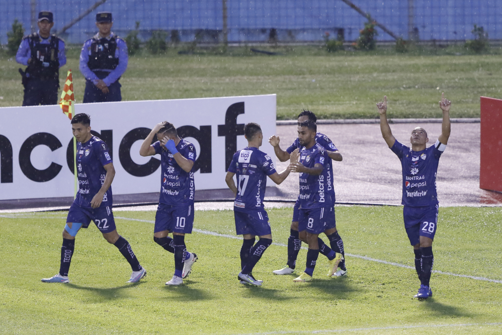 López, Martínez impulsaron triunfo de Cobán Imperial sobre Jocoro
