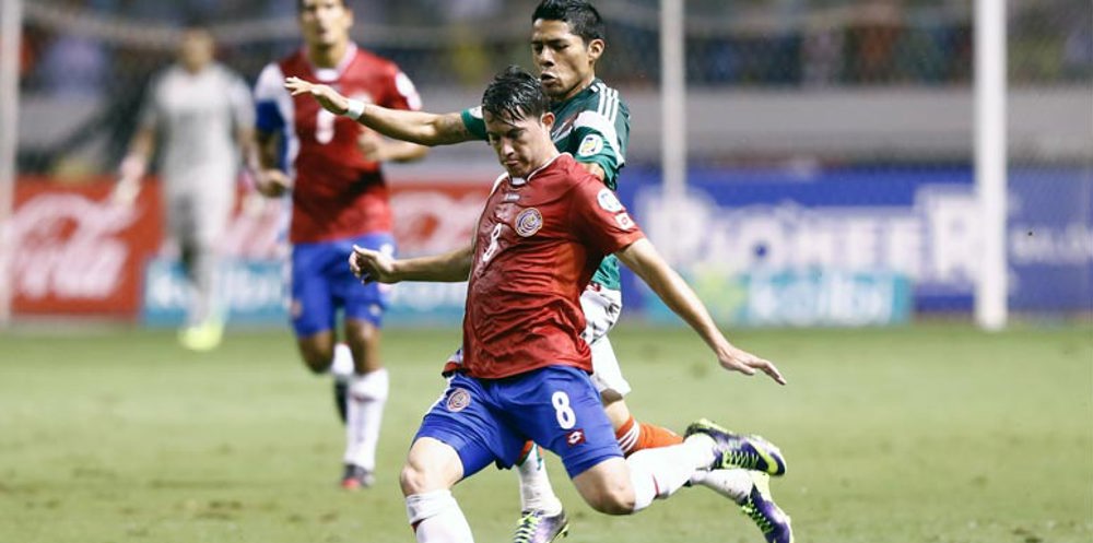 Mexico falls to Costa Rica, but stays alive
