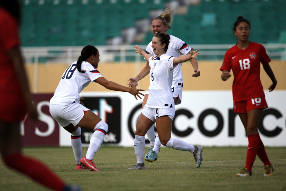 Sentnor brace helps pace USA past Canada