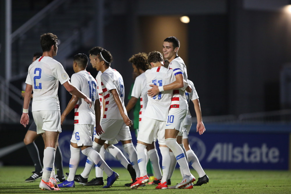 Panama playing against United States for a ticket to the U17 World Cup in Brazil