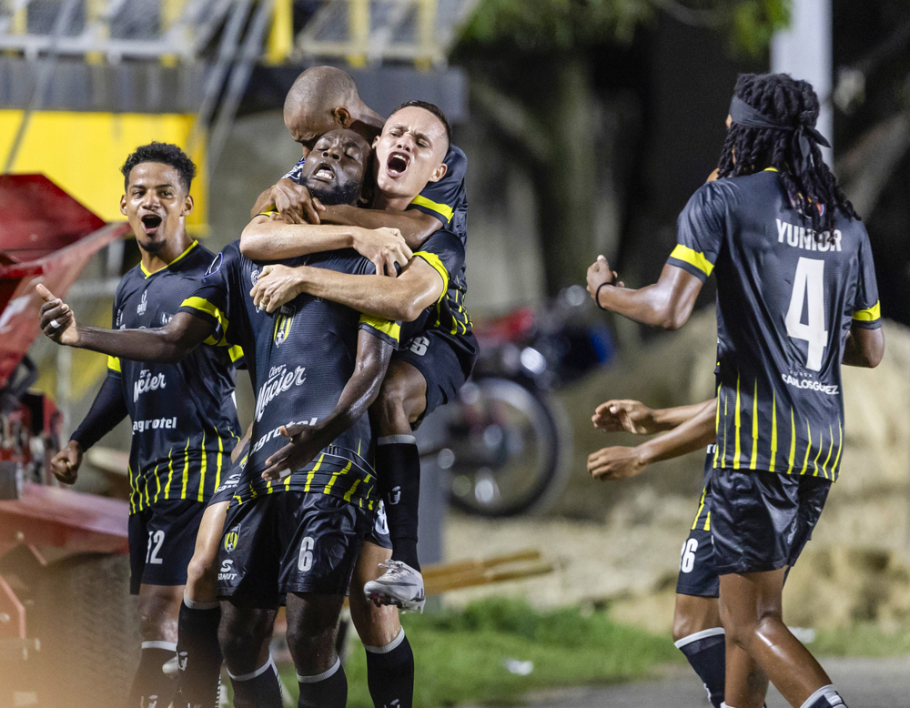 Moca, Cavalier meet in semifinals of Caribbean Cup