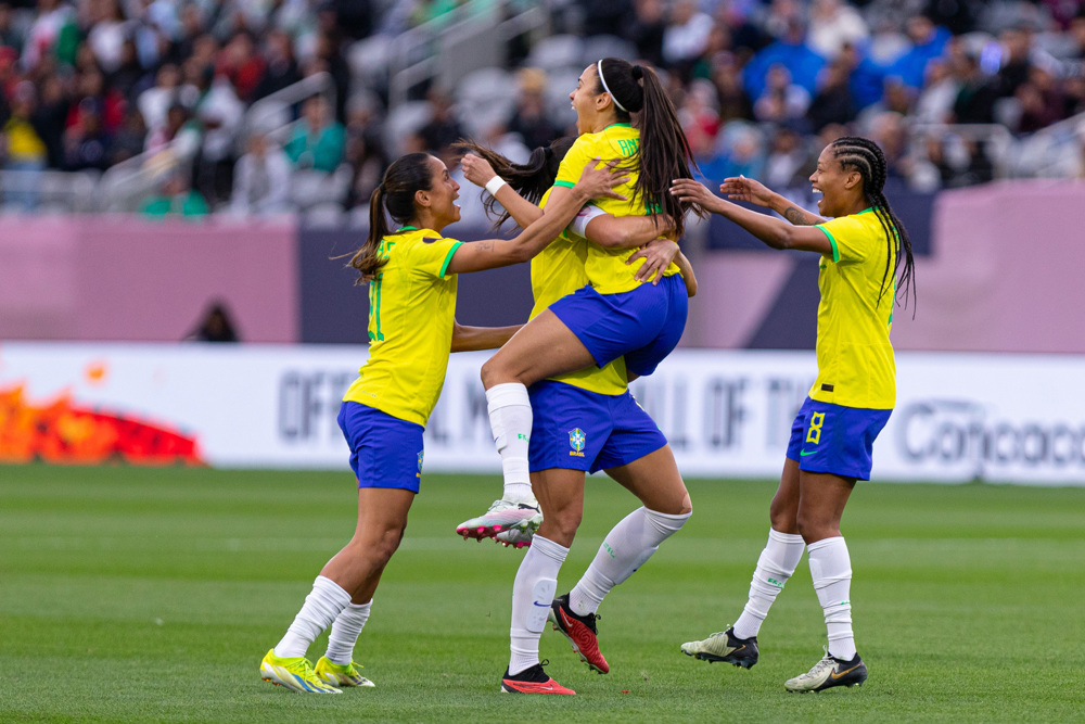 Brazil continues winning ways in semifinals versus Mexico
