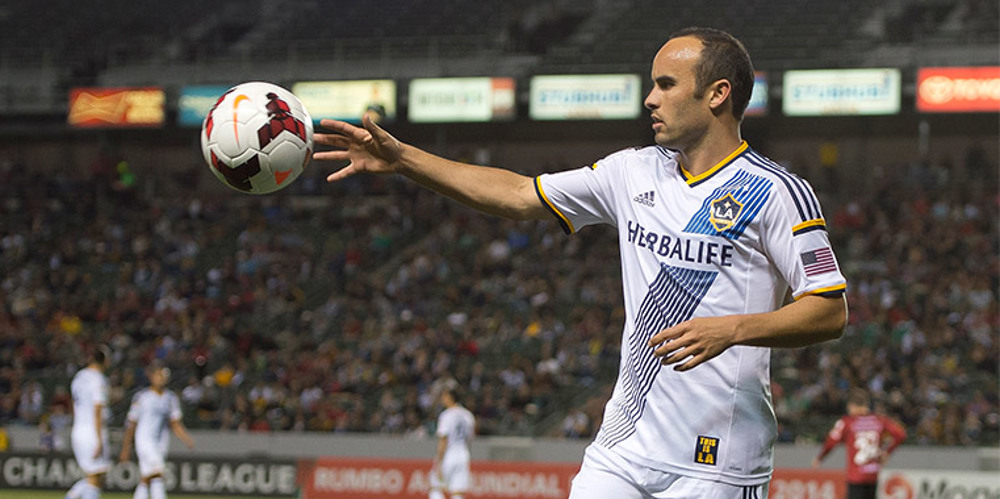 Donovan breaks MLS goal record