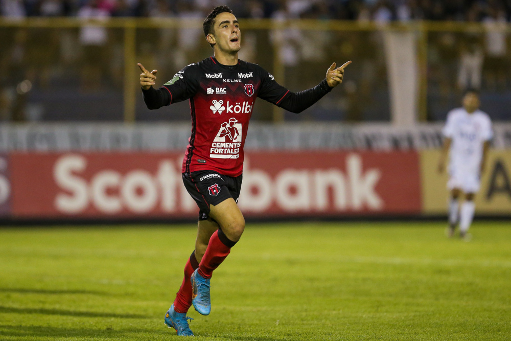 Alfaro strikes at right time for Alajuelense at Alianza