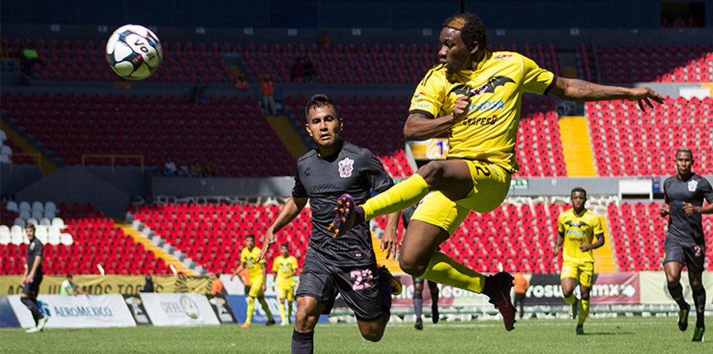 El éxito de Elliott estimula el futuro del fútbol en San Cristóbal y Nieves