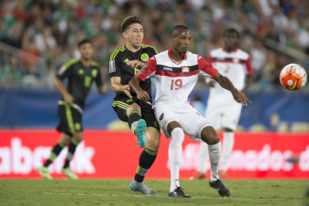 México inicia la defensa del título contra una inspirada Trinidad y Tobago