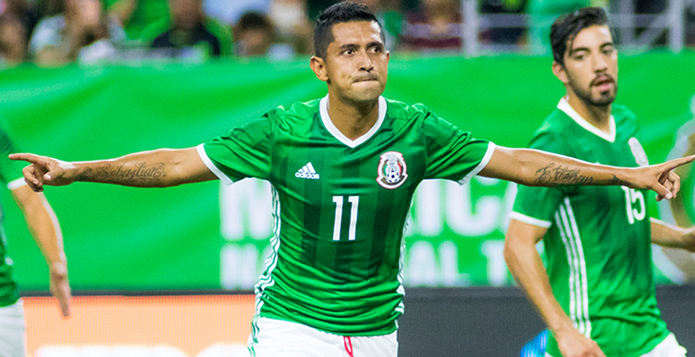 México superó a Ghana con un penal de Hernández