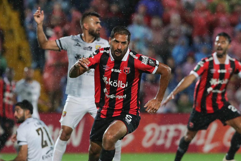 Alajuelense avanzó a la Final derrotando en penales a Herediano
